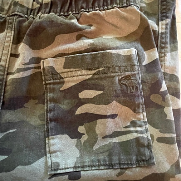 Abercrombie Kids Camouflage Canvas Joggers 11/12 - Picture 7 of 11